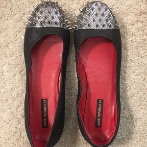 Spike toe ballet flats